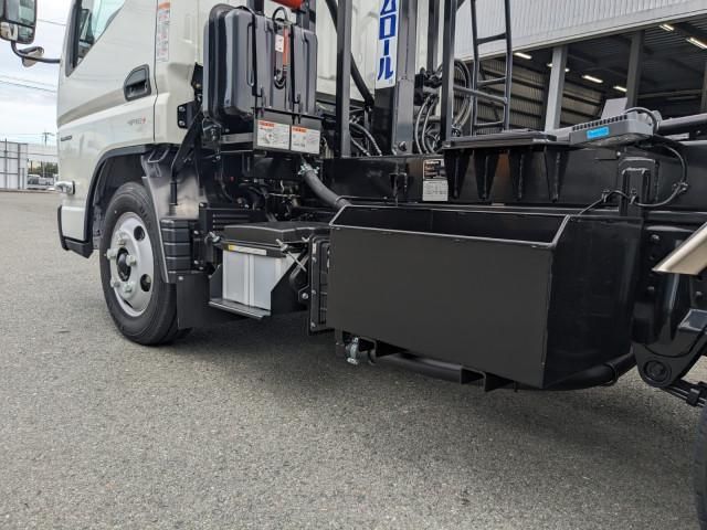 MITSUBISHI CANTER 2025 Image 31