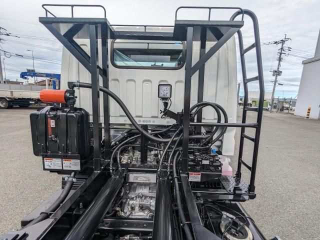 MITSUBISHI CANTER 2025 Image 31