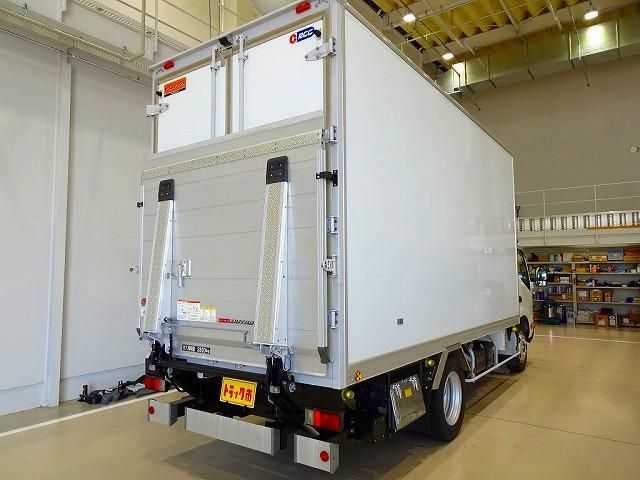 HINO DUTRO 2018 Image 31