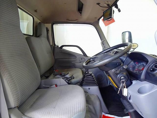 HINO DUTRO 2018 Image 31