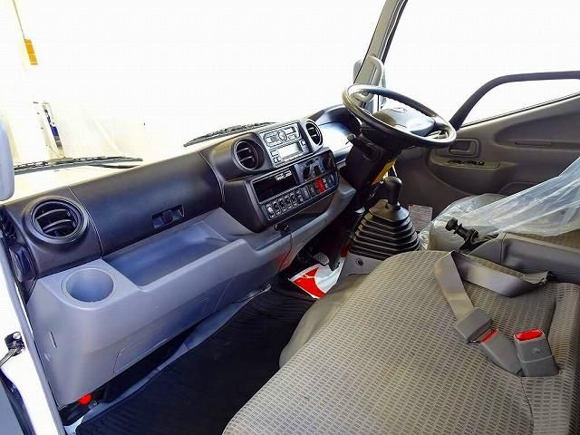 HINO DUTRO 2018 Image 31