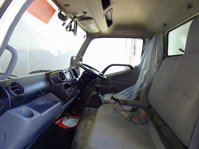 HINO DUTRO 2018 Image 31