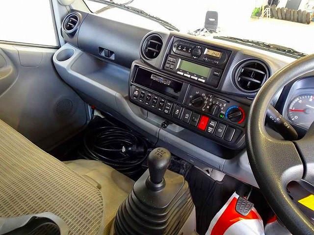 HINO DUTRO 2018 Image 31