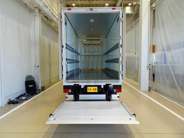 HINO DUTRO 2018 Image 31