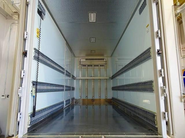 HINO DUTRO 2018 Image 31