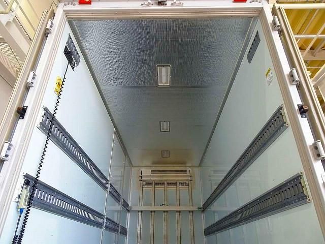 HINO DUTRO 2018 Image 31