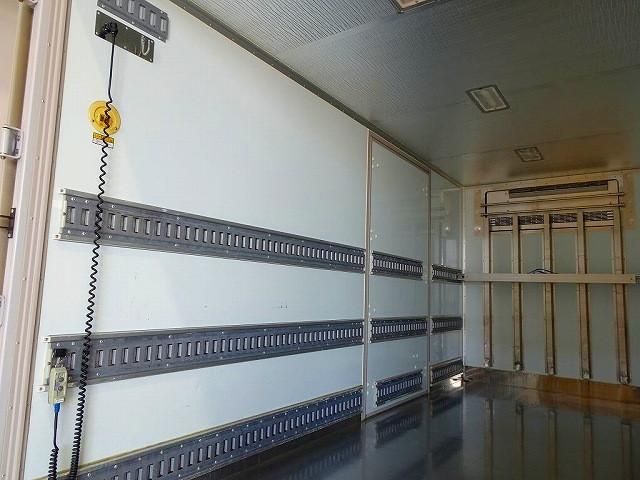 HINO DUTRO 2018 Image 31