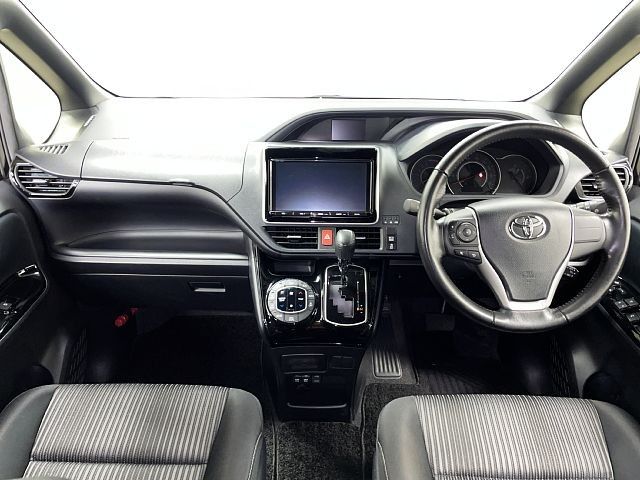 TOYOTA NOAH 2017 Image 31