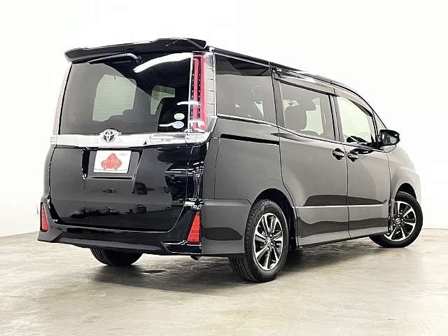 TOYOTA NOAH 2017 Image 31