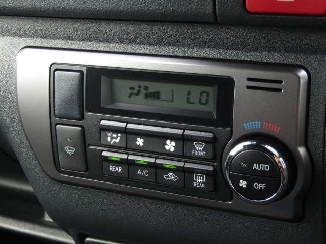 TOYOTA HIACE VAN 4WD 2023 Image 31