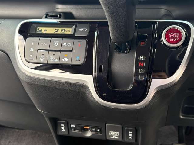 HONDA N BOX 4WD 2016 Image 31