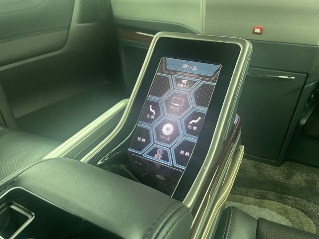 TOYOTA ALPHARD HYBRID 4WD 2019 Image 31