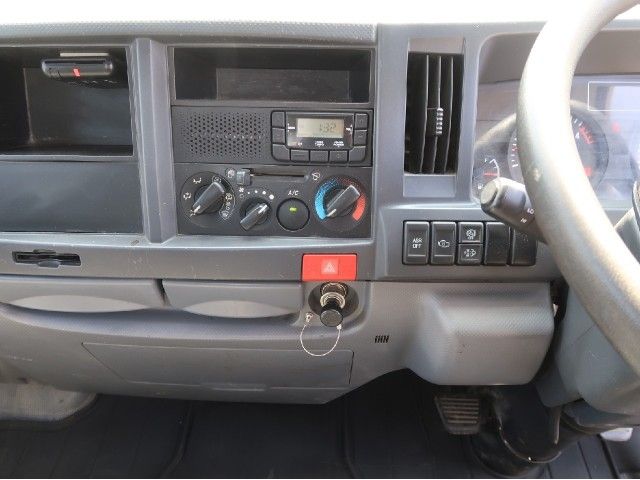 ISUZU ELF 2017 Image 31