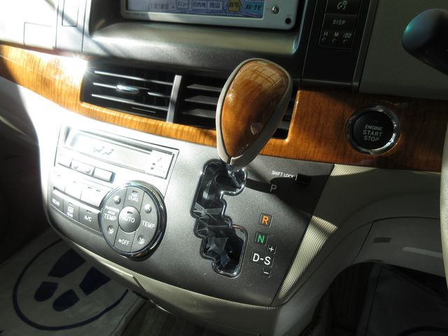 TOYOTA ESTIMA 2009 Image 31