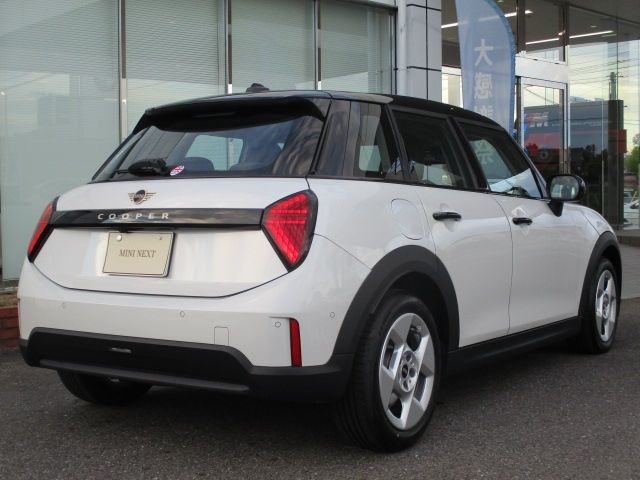 BMW MINI COOPER 5DOOR 2025 Image 31