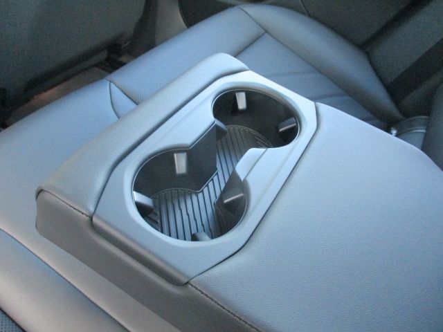 BMW 5SERIES SEDAN 2025 Image 31