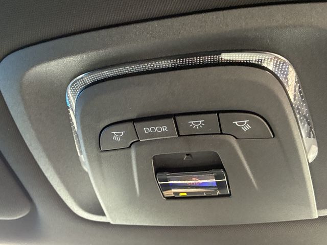 TOYOTA CROWN CROSSOVER 2022 Image 31