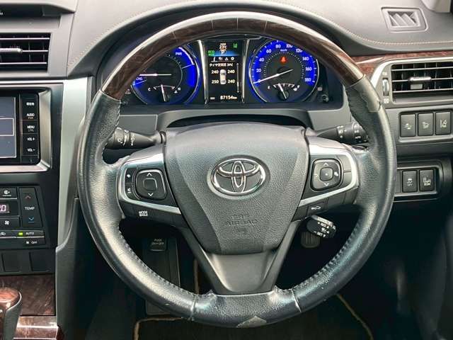 TOYOTA CAMRY HYBRID 2015 Image 31