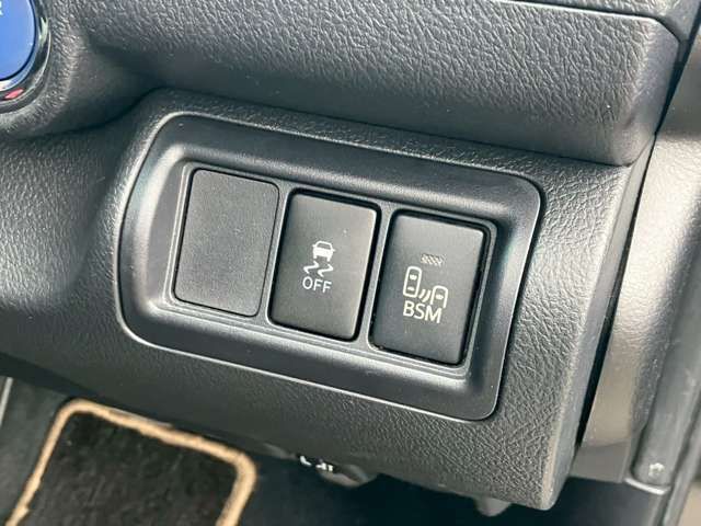 TOYOTA CAMRY HYBRID 2015 Image 31