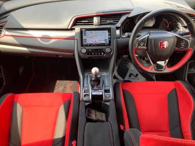 HONDA CIVIC HATCHBACK 2017 Image 31