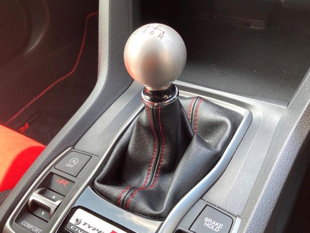 HONDA CIVIC HATCHBACK 2017 Image 31