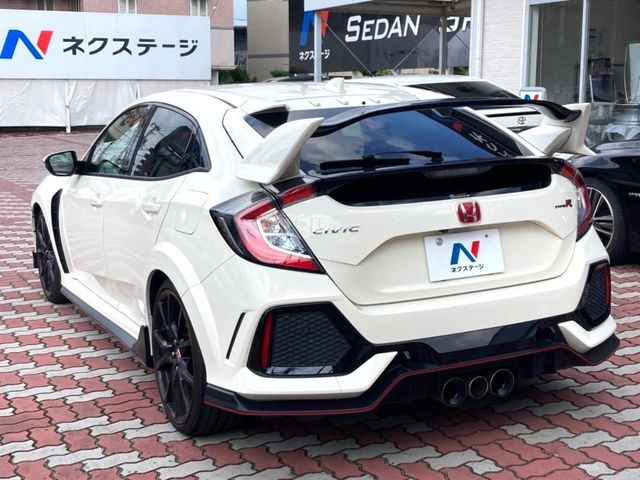 HONDA CIVIC HATCHBACK 2017 Image 31