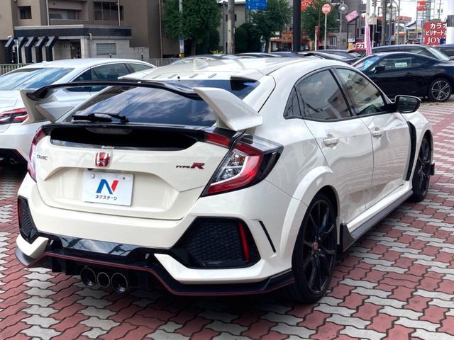 HONDA CIVIC HATCHBACK 2017 Image 31