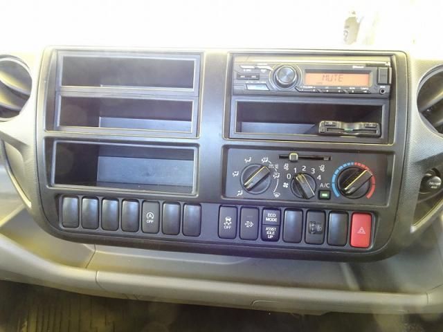 HINO DUTRO 2020 Image 31