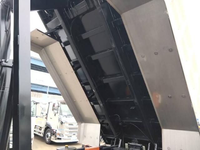 MITSUBISHI FUSOU SUPER GREAT 2024 Image 31