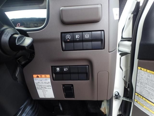 MITSUBISHI CANTER 2025 Image 31