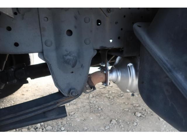 ISUZU ELF 2015 Image 31