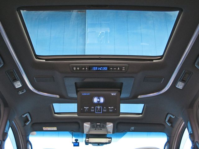 TOYOTA VELLFIRE 4WD 2018 Image 31