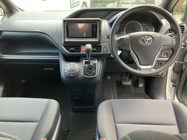 TOYOTA NOAH 2016 Image 31