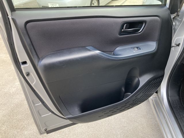 TOYOTA NOAH 2016 Image 31