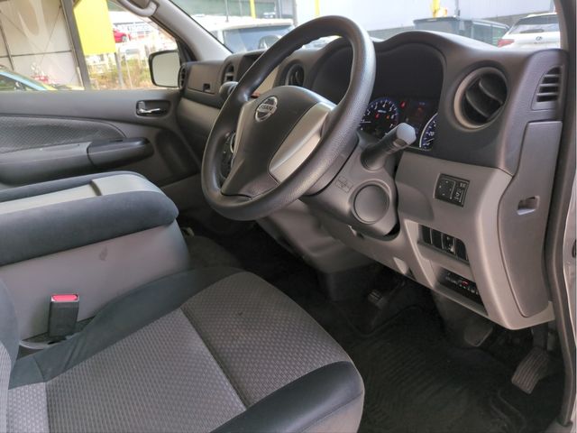 NISSAN NV350 CARAVAN 2012 Image 31