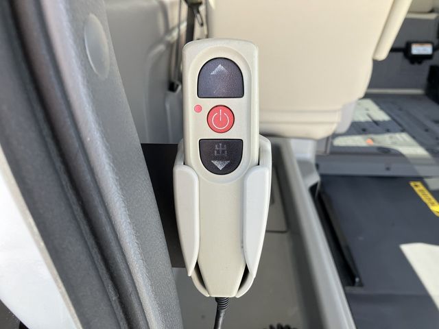NISSAN NV350 CARAVAN 4WD 2019 Image 31