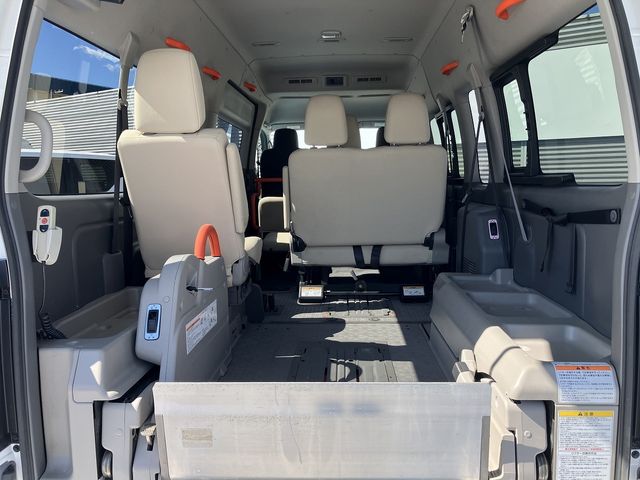 NISSAN NV350 CARAVAN 4WD 2019 Image 31
