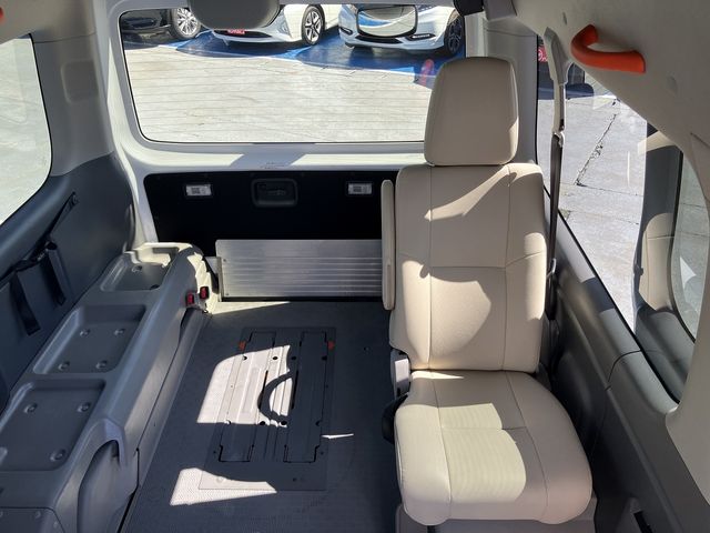NISSAN NV350 CARAVAN 4WD 2019 Image 31