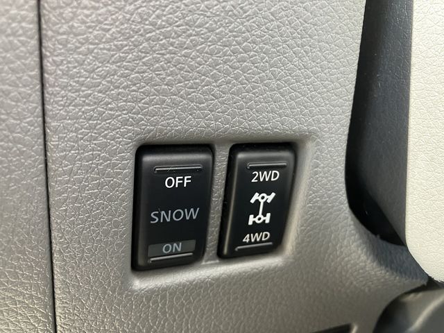 NISSAN NV350 CARAVAN 4WD 2019 Image 31