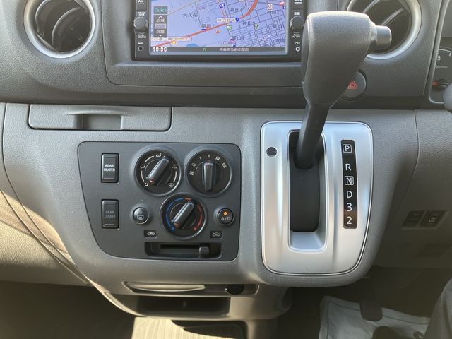 NISSAN NV350 CARAVAN 4WD 2019 Image 31