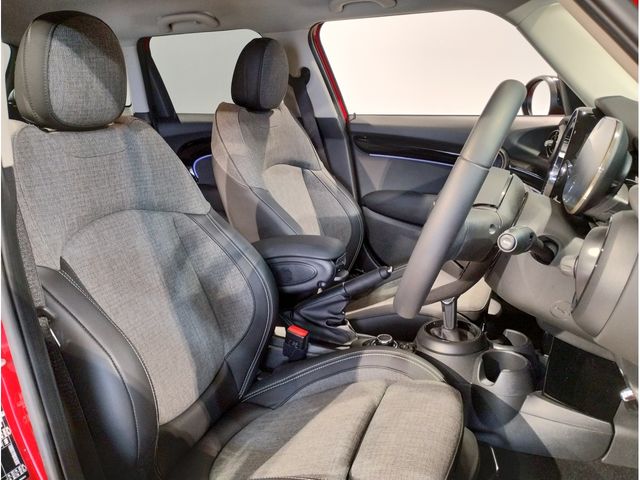 BMW MINI COOPER D 5DOOR 2022 Image 31