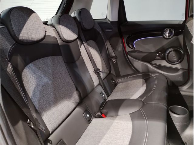 BMW MINI COOPER D 5DOOR 2022 Image 31