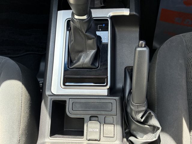 TOYOTA LANDCRUISER PRADO 2018 Image 31