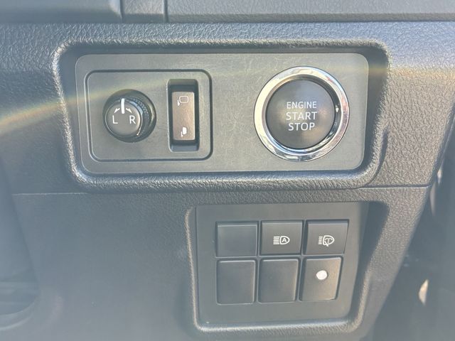 TOYOTA LANDCRUISER PRADO 2018 Image 31