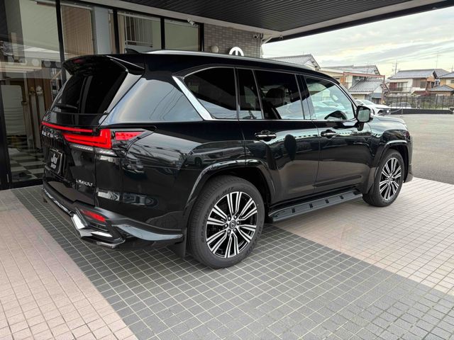 TOYOTA LEXUS LX600 2025 Image 31