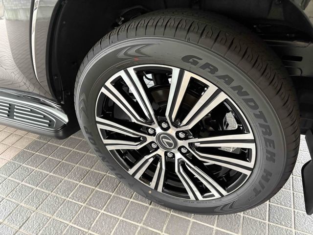 TOYOTA LEXUS LX600 2025 Image 31