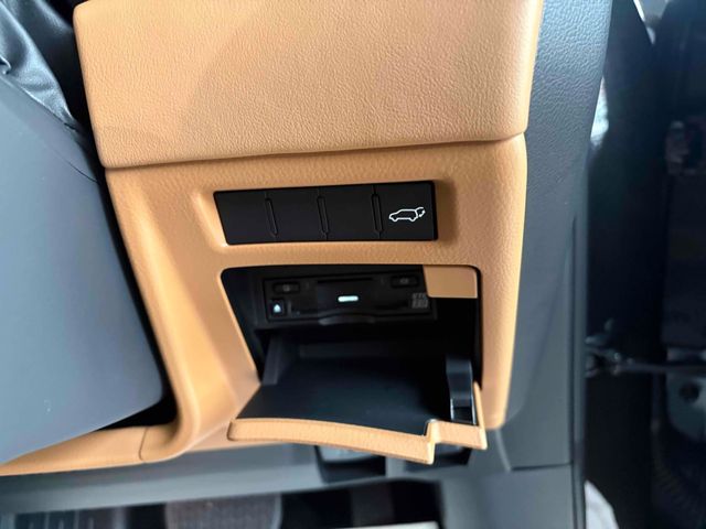 TOYOTA LEXUS LX600 2025 Image 31