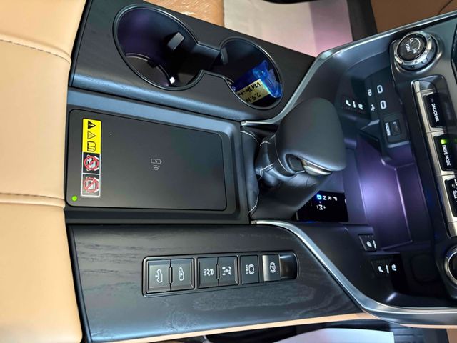 TOYOTA LEXUS LX600 2025 Image 31