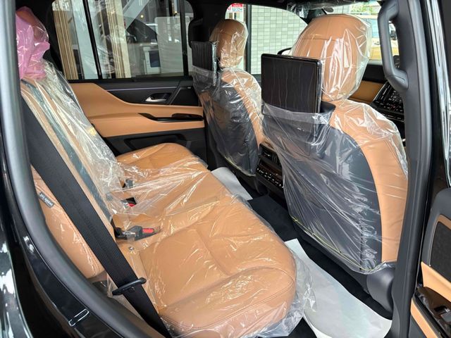 TOYOTA LEXUS LX600 2025 Image 31