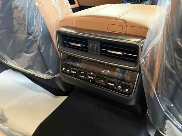 TOYOTA LEXUS LX600 2025 Image 31